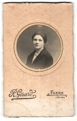 Fotografie R. Girard, Flers, Portrait einer jungen Frau