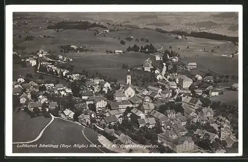 AK Scheidegg / Bayr. Allgäu, Totalansicht, Fliegeraufnahme