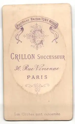 Fotografie Crillon, Paris, Mann mit Schnurrbart im Anzug