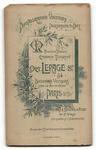 Fotografie Oct. Lepage, Paris, Portrait junge brünette Schönheit in eleganter karierter Bluse