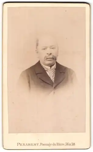 Fotografie G. Penabert, Paris, Portrait betagter Herr in Anzug