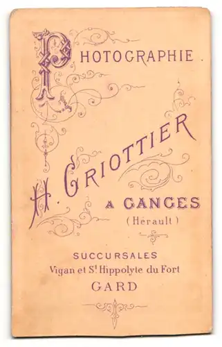 Fotografie H. Griottier, Ganges, Mädchen mit Fotoalbum