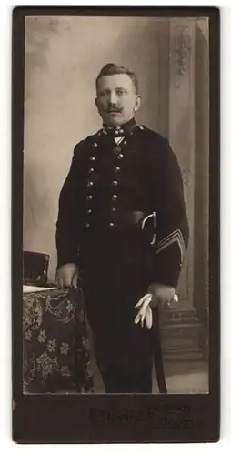Fotografie Heinrich Abresch, Bozen, österreichischer Soldat in Uniform mit Orden