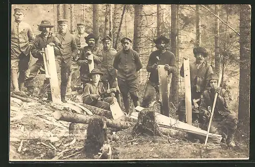 AK Forstarbeiter im Wald