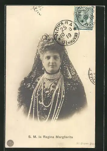 AK S.M. la Regina Marghertia, Königin Margherita von Italien mit Perlenketten und Diadem