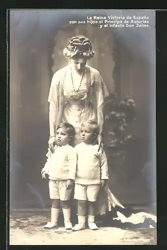 AK Königin Victoria von Spanien mit ihren Kindern