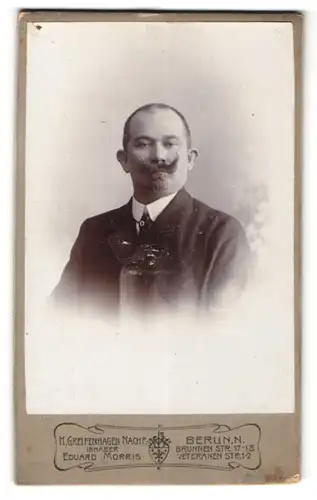 Fotografie Eduard Morris, Berlin-N, Portrait Herr mit Oberlippenbart