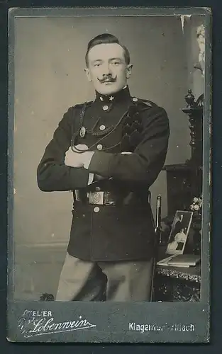 Fotografie V. Lobenwein, Klagenfurt, österreichischer Soldat in Uniform