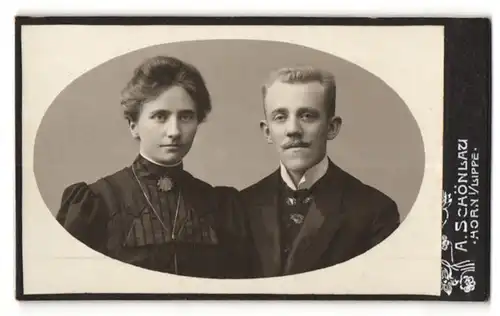 Fotografie A. Schönlau, Horn i/Lippe, Portrait junges bürgerliches Paar