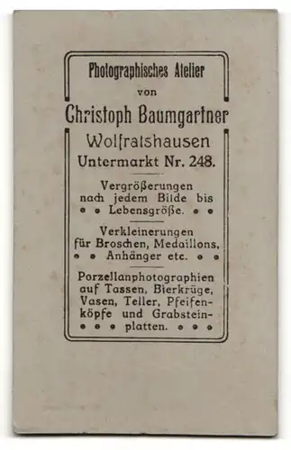 Fotografie Chr. Baumgartner, Wolfratshausen, Portrait junge Frau mit Halskette