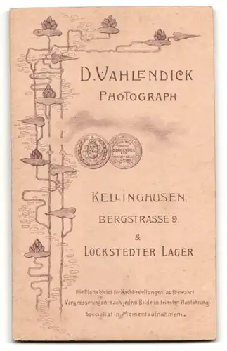 Fotografie Vahlendick, Kellinghusen & Lockstedter Lager, Portrait Fräulein mit zusammengebundenem Haar