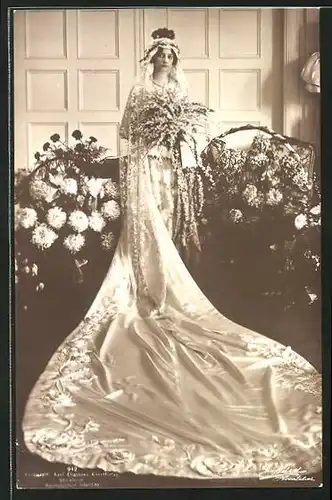 AK Portrait Prinzessin Astrid von Schweden im Hochzeitskleid