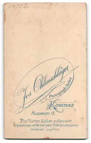 Fotografie Jos. Ohlenschläger, Konstanz, Portrait halbwüchsiger Knabe mit Bürstenhaarschnitt