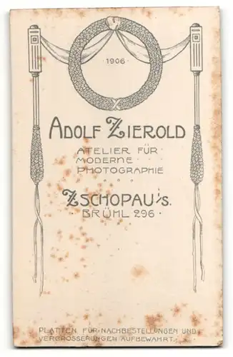 Fotografie Adolf Zierold, Zschopau i/S, Portrait junger Mann in Anzug