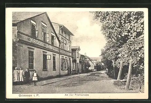 AK Grimmen i. P., Promenadenstrasse mit Gasthaus Kaisersaal