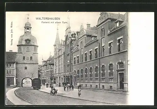 AK Waltershausen, Strasse am Postamt mit altem Turm