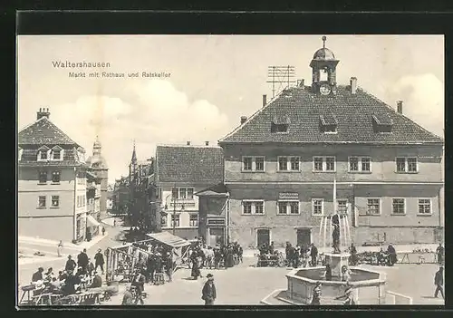 AK Waltershausen, Markt mit Rathaus und Ratskeller