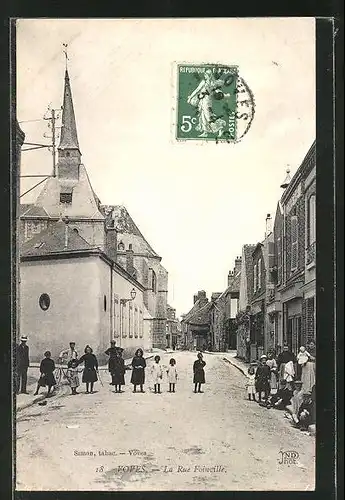 AK Voves, La Rue Foinville, Kinder und Kirche