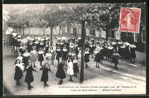 AK Montlhery, Institution de Jeunes Filles dirigee par M. Barbe, Cour de Recreation