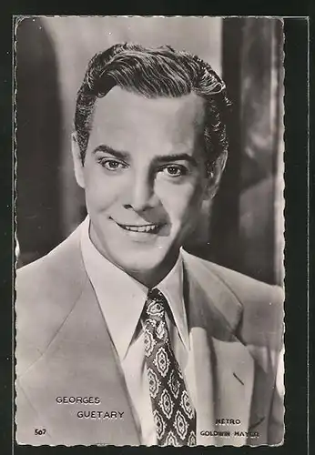 AK Schauspieler Georges Guetary im Anzug lächelnd