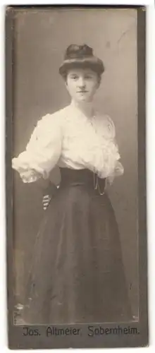 Fotografie Jos. Altmeier, Sobernheim, Portrait junge Dame mit Hochsteckfrisur
