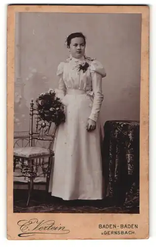 Fotografie C. Vertein, Baden-Baden & Gernsbach, Portrait Mädchen in festlicher Kleidung