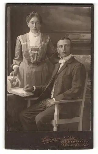 Fotografie Samson & Co., Hildesheim, Portrait junges bürgerliches Paar
