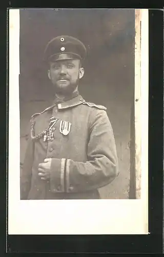 Foto-AK Soldat in Uniform mit Eisernem Kreuz