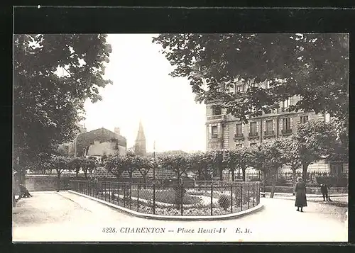 AK Charenton, Place Henri IV