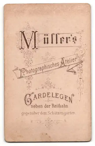 Fotografie Müller, Gardelegen, Mann mit Mittelscheitel und Schnurrbart