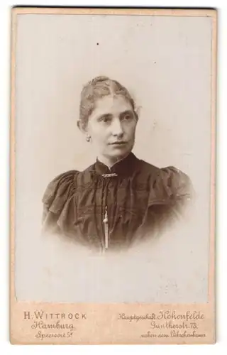 Fotografie H. Wittrock, Hohenfelde, Portrait Mädchen ernst blickend