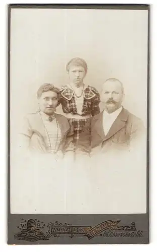 Fotografie Wilhelm Stein, Berlin N., Gutbürgerliche Familie