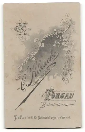 Fotografie C. Klaucke, Torgau, Soldatenportrait mit Spruchband "Zur Erinnerung"
