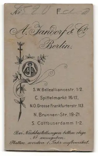 Fotografie A. Jandorf & Co, Berlin, hübsches Mädchen mit Kerze, Buch und Haarschmuck zur Konfirmation