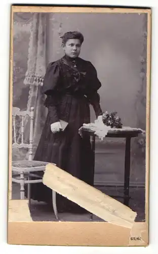 Fotografie Wilhelm Stein, Berlin, Portrait bürgerliche junge Frau