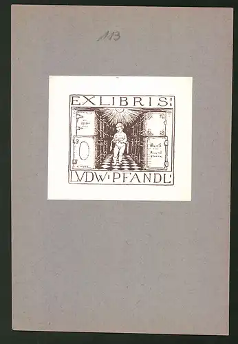 Exlibris Ludwig Pfandl, Putte zwischen Bücherreihen stehend
