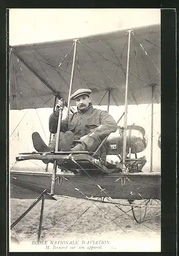 AK Flugzeug-Pionier M. Bernard auf seinem Flugapparat