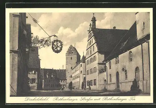 AK Dinkelsbühl, Rothenburger Strasse mit Rothenburger Tor