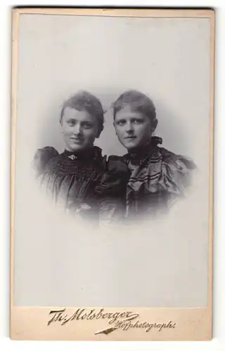 Fotografie Th. Molsberger, Arolsen, Portrait zwei Schwestern