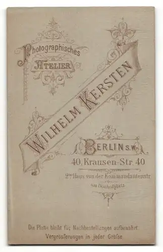 Fotografie Wilhelm Kersten, Berlin, Portrait junger Herr mit zeitgenöss. Frisur