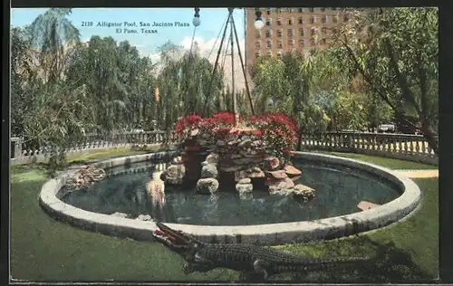 AK El Paso, TX, Krokodil vor einem Brunnen, Alligator Pool, San Jacinto Plaza