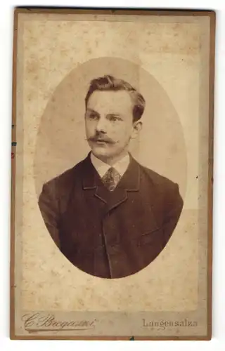 Fotografie C. Bregazzi, Langensalza, Portrait junger Mann mit zeitgenöss. Frisur