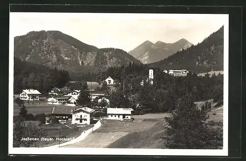 AK Jachenau, Ortsansicht mit Gebirge im Hintergrund