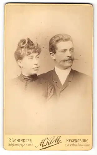 Fotografie P. Schindler, Regensburg, Portrait junges bürgerliches Paar