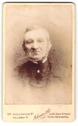 Fotografie Johnston & Co., London-N, Portrait Herr mit Kinnbart