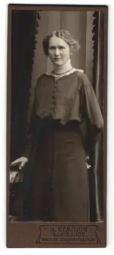 Fotografie H. Behning, Buxtehude, Portrait bürgerliche junge Frau