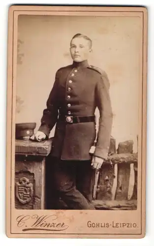 Fotografie C. Winzer, Leipzig-Gohlis, Portrait junger Soldat in Uniform