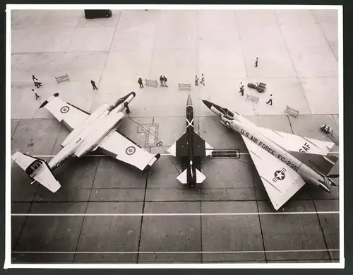 Fotografie Flugzeug Kampfjet's der USAF & der kanadischen Luftwaffe nebst Experimental-Flugzeug