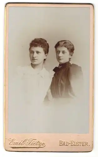 Fotografie Emil Tietze, Bad Elster, Portrait zwei junge Damen
