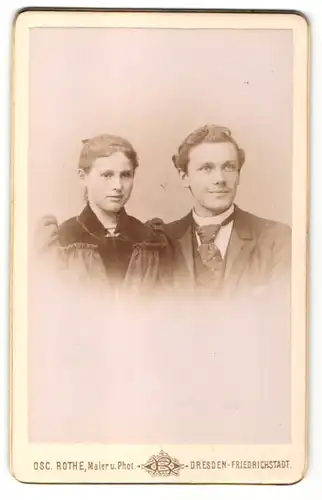 Fotografie Osc. Rothe, Dresden-Friedrichstadt, Portrait junges bürgerliches Paar